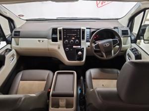 Toyota Quantum 2.8 SLWB bus 14-seater GL manual - Image 6