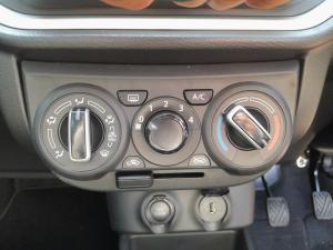 Toyota Vitz 1.0 XR manual - Image 13