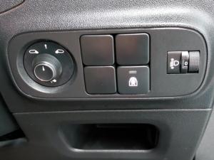 Citroen C3 1.2 Feel - Image 12