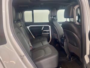 Land Rover Defender 110 D300 X-Dynamic SE - Image 13