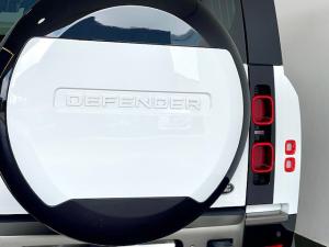 Land Rover Defender 110 D300 X-Dynamic SE - Image 15
