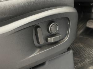 Land Rover Defender 110 D300 X-Dynamic SE - Image 16