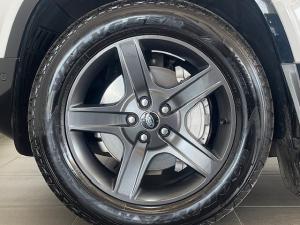 Land Rover Defender 110 D300 X-Dynamic SE - Image 8