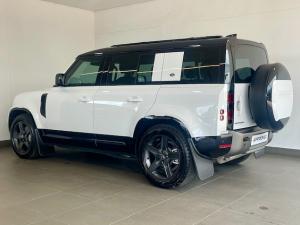 Land Rover Defender 110 D350 X-Dynamic HSE - Image 2