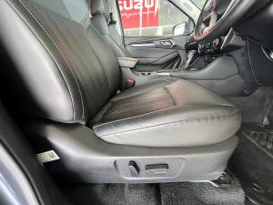 Isuzu mu-X 1.9TD LS - Image 11