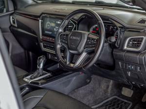 Isuzu D-Max 3.0TD double cab V-Cross 4x4 - Image 12