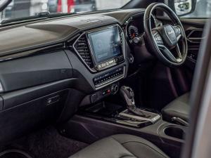 Isuzu D-Max 3.0TD double cab V-Cross 4x4 - Image 21