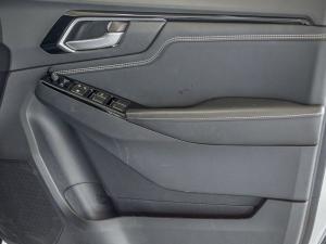 Isuzu D-Max 3.0TD double cab V-Cross 4x4 - Image 22