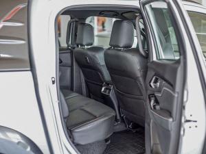 Isuzu D-Max 3.0TD double cab V-Cross 4x4 - Image 23