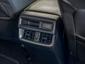 Isuzu D-Max 3.0TD double cab V-Cross 4x4 - Image 24