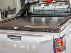 Isuzu D-Max 3.0TD double cab V-Cross 4x4 - Image 27