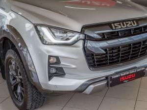 Isuzu D-Max 3.0TD double cab V-Cross 4x4 - Image 9
