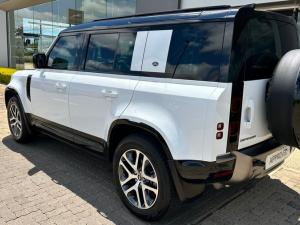 Land Rover Defender 110 D300 X-Dynamic HSE - Image 5