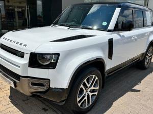 Land Rover Defender 110 D300 X-Dynamic HSE - Image 7