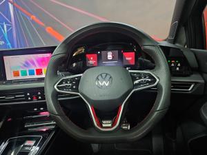 Volkswagen Golf GTI - Image 7