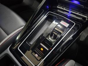 Volkswagen Golf GTI - Image 8