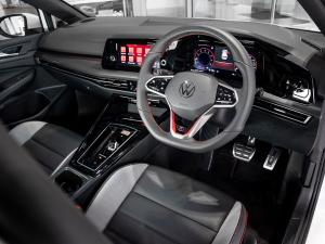 Volkswagen Golf GTI - Image 10