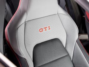 Volkswagen Golf GTI - Image 16