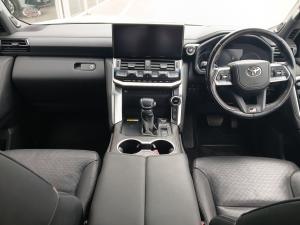 Toyota Land Cruiser 300 3.3D GR-Sport - Image 6