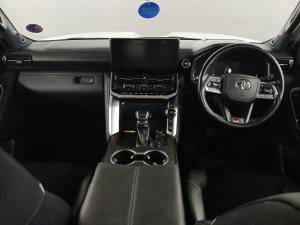 Toyota Land Cruiser 300 3.3D GR-Sport - Image 6