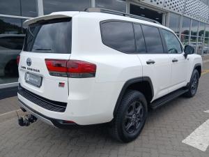 Toyota Land Cruiser 300 3.3D GR-Sport - Image 2