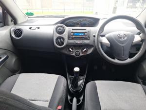 Toyota Etios hatch 1.5 Sprint - Image 6