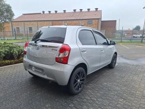 Toyota Etios hatch 1.5 Sprint - Image 2