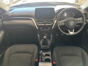 Toyota Urban Cruiser 1.5 XR manual - Image 6