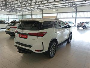 Toyota Fortuner 2.4GD-6 4x4 - Image 2