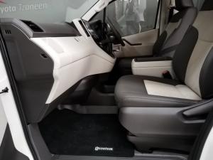 Toyota Quantum 2.8 GL 11 Seat - Image 6