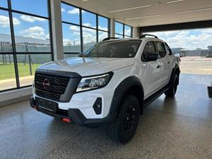 Nissan Navara 2.5DDTI PRO-4X Warrior 4X4 automatic D/C - Image 3