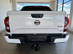 Nissan Navara 2.5DDTI PRO-4X Warrior 4X4 automatic D/C - Image 4