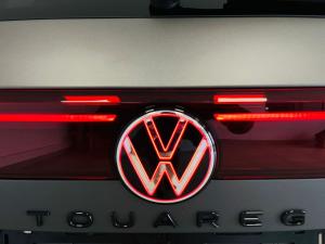 Volkswagen Touareg 3.0 TDI V6 R-LINE - Image 11