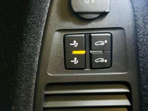 Volkswagen Touareg 3.0 TDI V6 R-LINE - Image 12