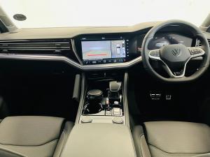 Volkswagen Touareg 3.0 TDI V6 R-LINE - Image 6