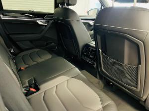 Volkswagen Touareg 3.0 TDI V6 R-LINE - Image 8