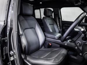 Land Rover Defender 110 D350 X-Dynamic HSE - Image 12