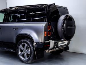 Land Rover Defender 110 D350 X-Dynamic HSE - Image 9