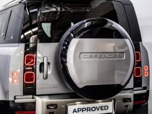 Land Rover Defender 110 D300 X-Dynamic HSE - Image 10