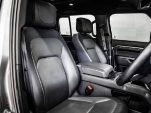 Land Rover Defender 110 D300 X-Dynamic HSE - Image 12