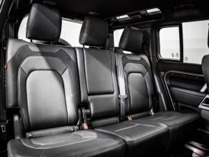 Land Rover Defender 110 D300 X-Dynamic HSE - Image 21