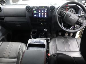 Toyota Land Cruiser 79 4.5D-4D V8 double cab LX - Image 8