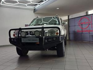 Nissan NP300 Hardbody 2.5TDi double cab 4x4 - Image 10