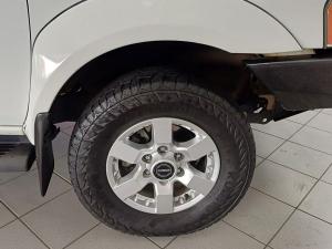 Nissan NP300 Hardbody 2.5TDi double cab 4x4 - Image 13