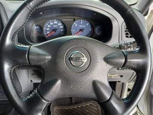 Nissan NP300 Hardbody 2.5TDi double cab 4x4 - Image 16
