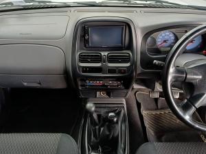 Nissan NP300 Hardbody 2.5TDi double cab 4x4 - Image 17