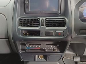 Nissan NP300 Hardbody 2.5TDi double cab 4x4 - Image 18