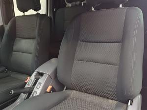 Nissan NP300 Hardbody 2.5TDi double cab 4x4 - Image 26