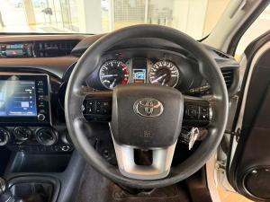 Toyota Hilux 2.4GD-6 Xtra cab Raider manual - Image 12