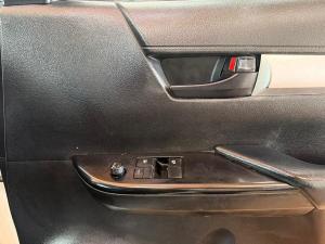 Toyota Hilux 2.4GD-6 Xtra cab Raider manual - Image 17